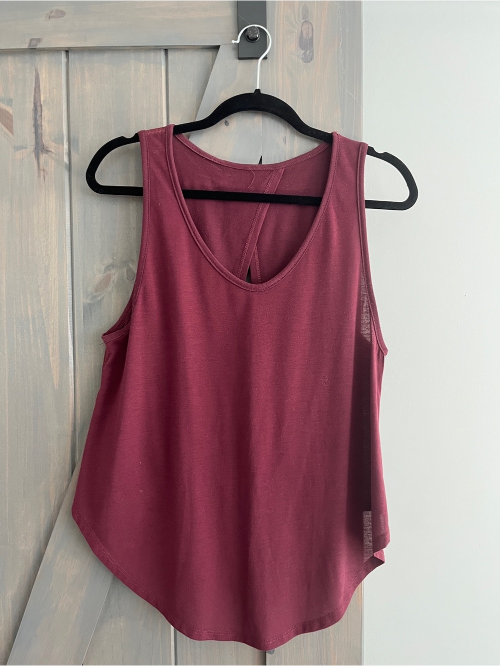 Women's Scoop Neck Tank Top in burgundy
